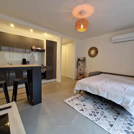 Apartament Jolie Studio Proche Du Centre *